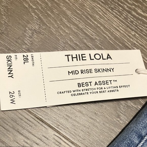 Denim Forum LOLA Mid Rise Skinny Jean - NWT - Picture 2 of 6